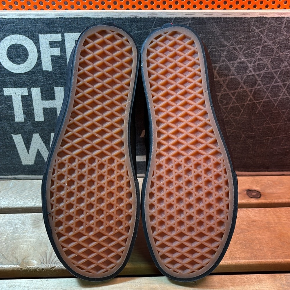 Vans Women's Authentic in Black/Black - Picture 7 of 9